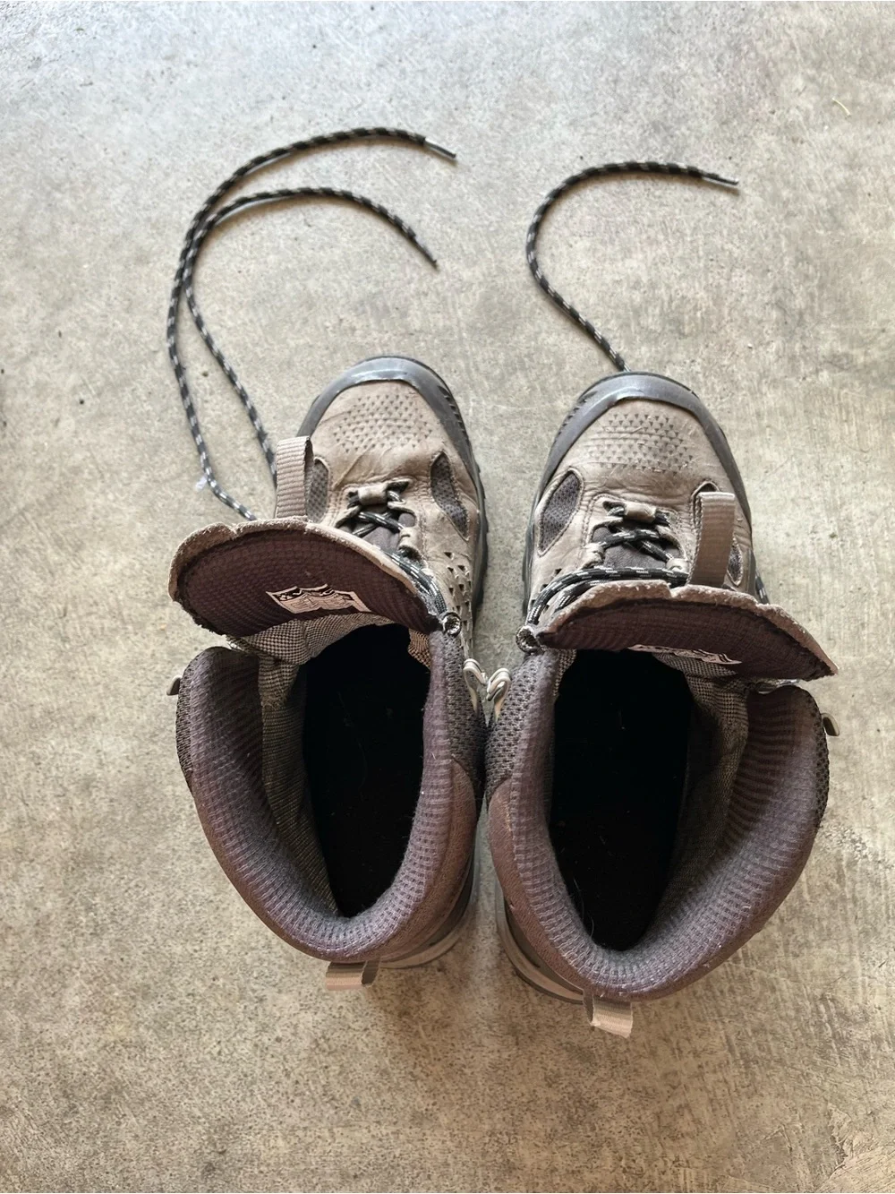 Vasque Gray and Tan Hiking Boots - Men's Lace-Up Trail Shoes